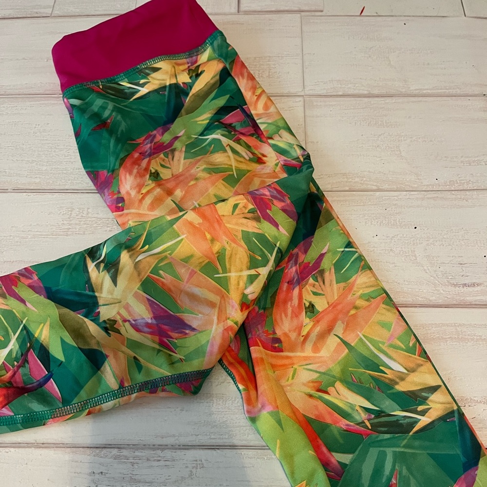 Youth small under armour capri pants
